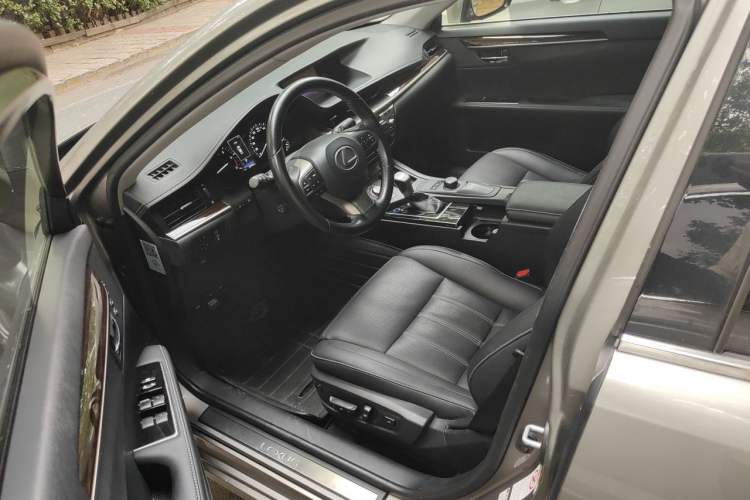Used Lexus ES 2016 250 Midnight Special Limited Edition Left Front Seat