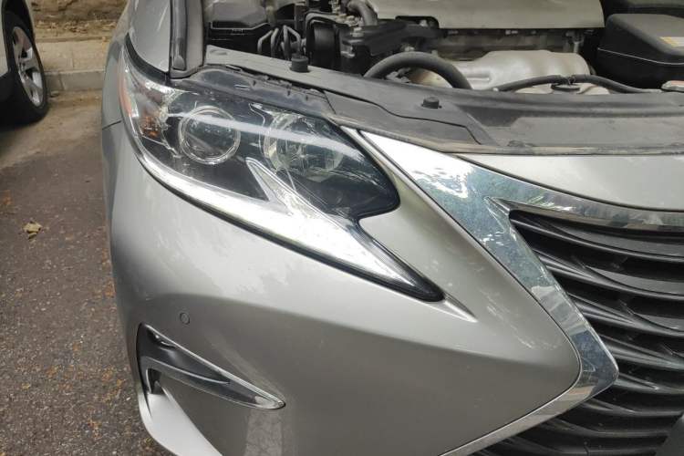 Used Lexus ES 2016 250 Midnight Special Limited Edition Right Front Headlight