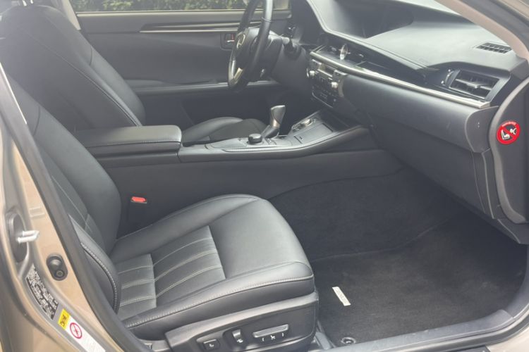 Used Lexus ES 2016 200 Midnight Special Limited Edition Right Front Seat