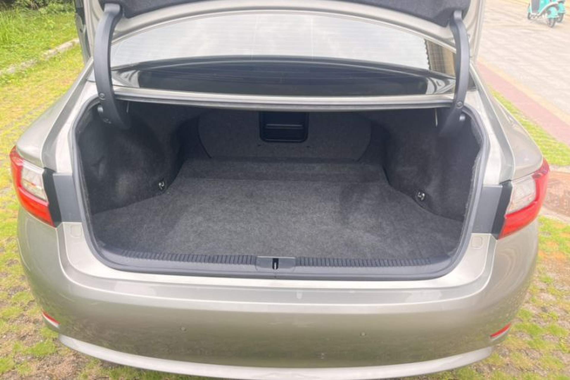 Used Lexus ES 2016 200 Midnight Special Limited Edition Trunk
