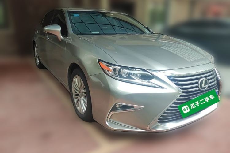 Used Lexus ES 2016 250 Midnight Special Limited Edition Front Right 45 Deg