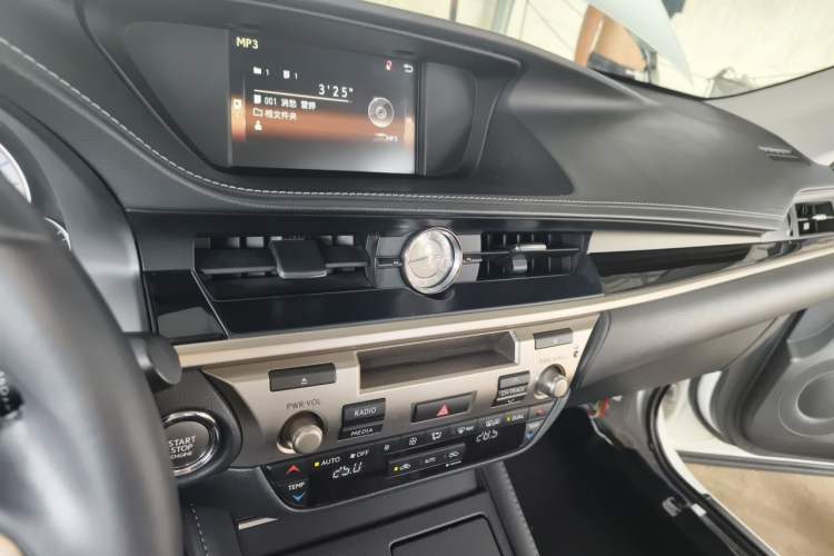 Used Lexus ES 2016 200 Midnight Special Limited Edition Audio And AC Panel