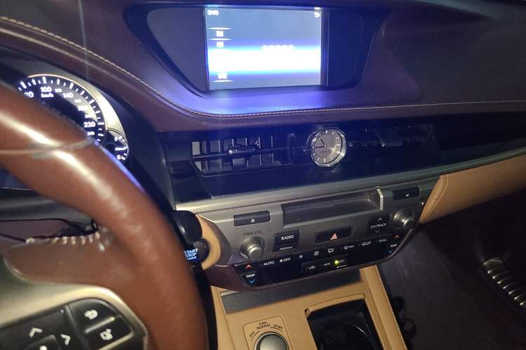 Used Lexus ES 2016 200 Midnight Special Limited Edition Audio And AC Panel