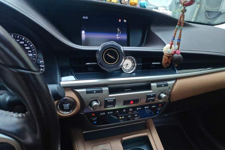Used Lexus ES 2016 200 Midnight Special Limited Edition Audio And AC Panel