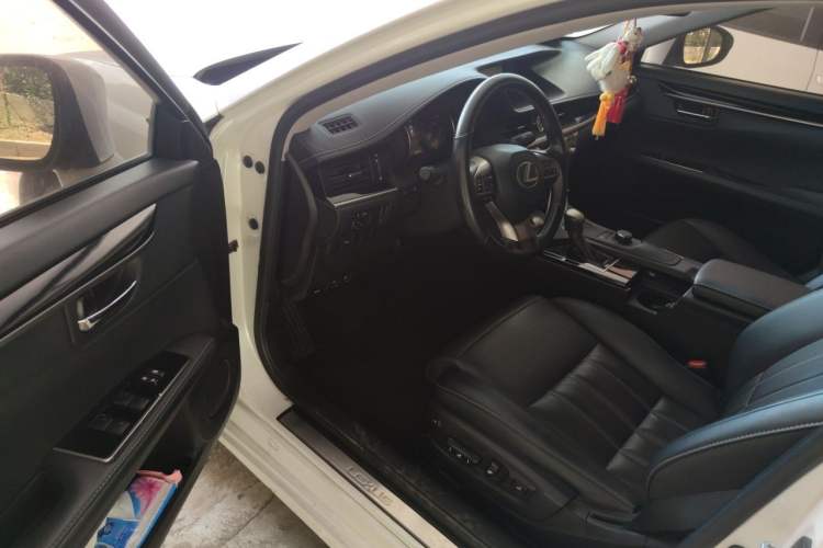 Used Lexus ES 2016 200 Midnight Special Limited Edition Driver Seat