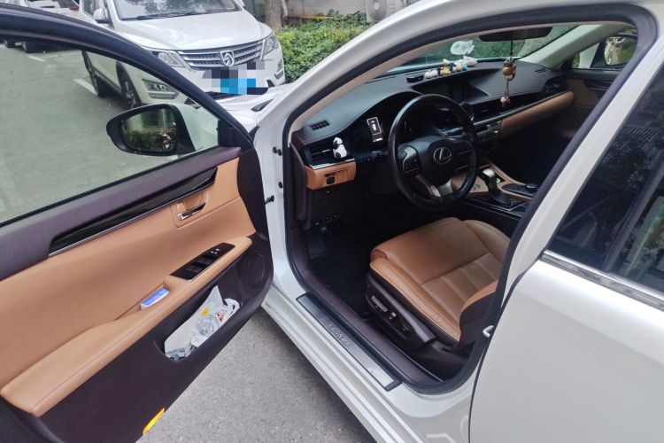 Used Lexus ES 2016 200 Midnight Special Limited Edition Driver Seat