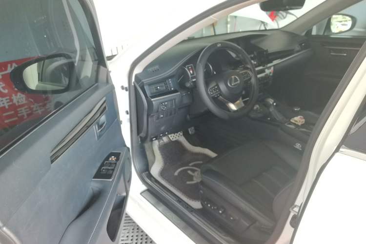 Used Lexus ES 2016 200 Midnight Special Limited Edition Driver Seat