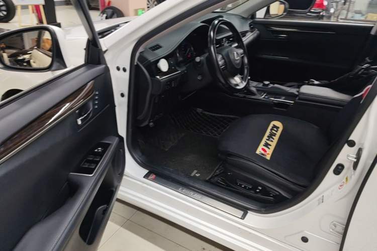 Used Lexus ES 2016 250 Midnight Special Limited Edition Driver Seat
