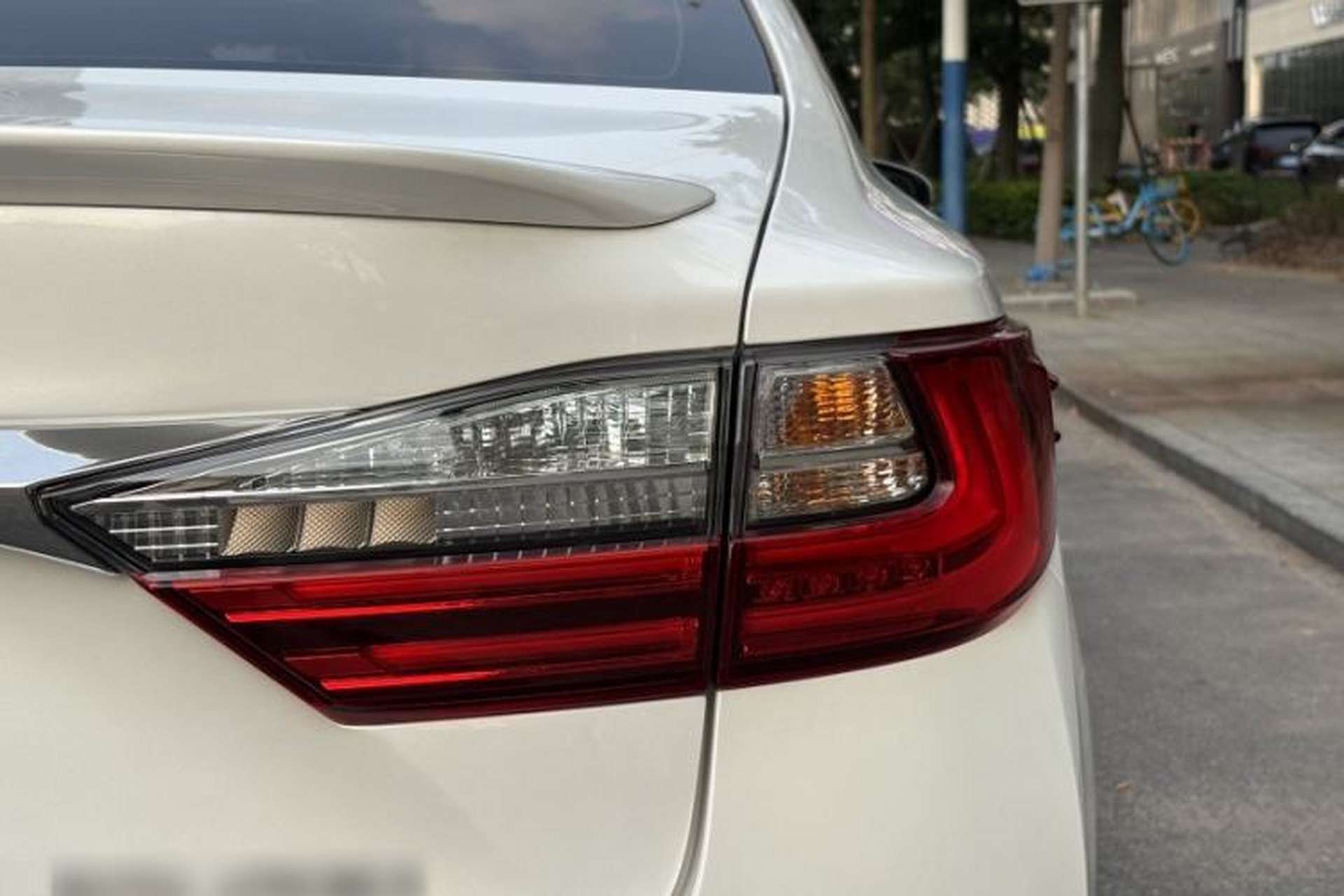 Used Lexus ES 2016 200 Midnight Special Limited Edition Exterior 2