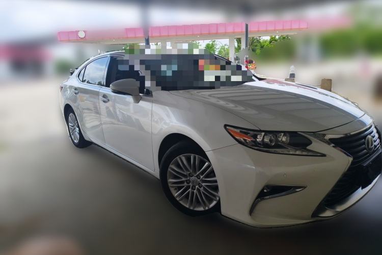 Used Lexus ES 2016 200 Midnight Special Limited Edition Front Right 45 Deg