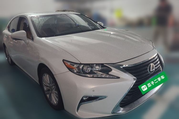 Used Lexus ES 2016 200 Midnight Special Limited Edition Front Right 45 Deg