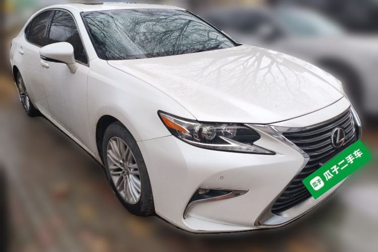 Used Lexus ES 2016 200 Midnight Special Limited Edition Front Right 45 Deg