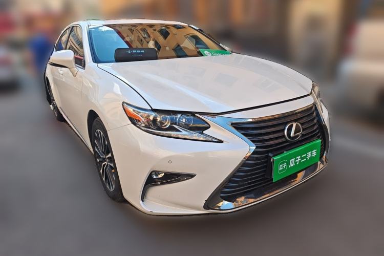 Used Lexus ES 2016 200 Midnight Special Limited Edition Front Right 45 Deg
