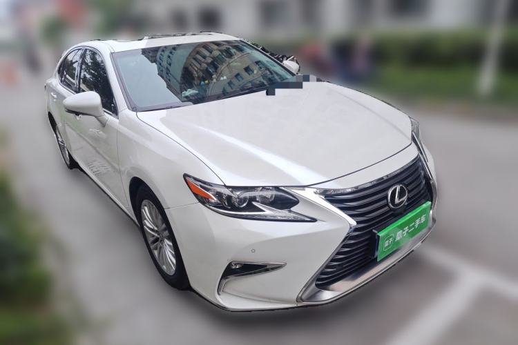 Used Lexus ES 2016 200 Midnight Special Limited Edition Front Right 45 Deg