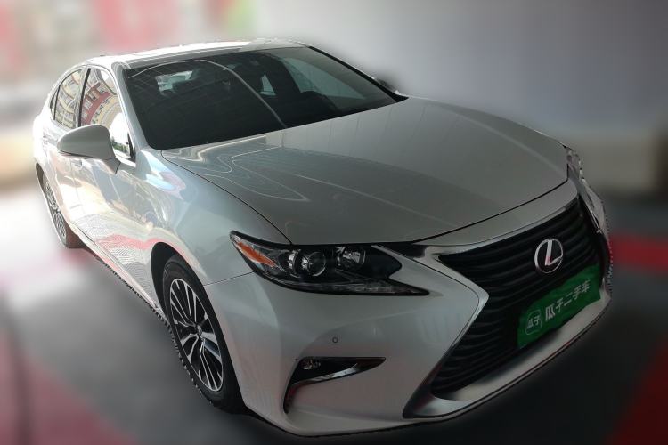 Used Lexus ES 2016 200 Midnight Special Limited Edition Front Right 45 Deg