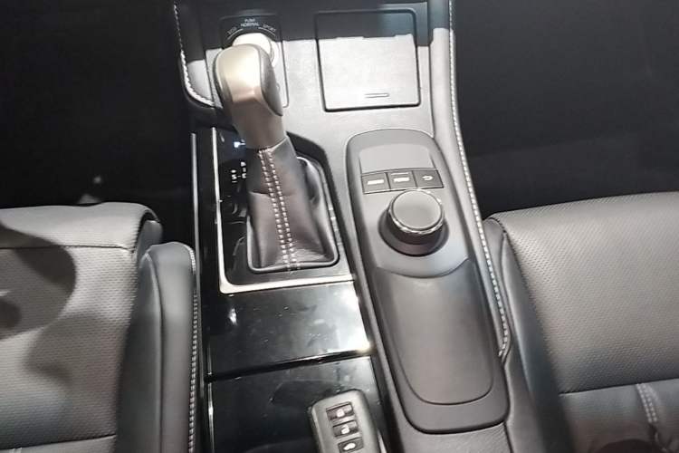 Used Lexus ES 2016 200 Midnight Special Limited Edition Gear Lever