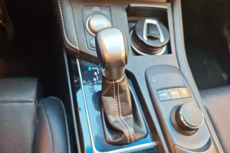Used Lexus ES 2016 200 Midnight Special Limited Edition Gear Lever