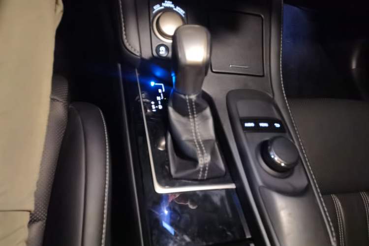 Used Lexus ES 2016 200 Midnight Special Limited Edition Gear Lever