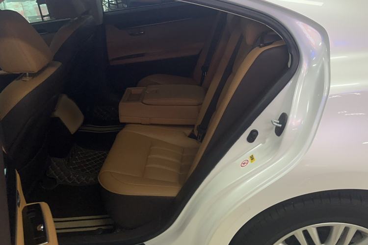 Used Lexus ES 2016 200 Midnight Special Limited Edition Interior 1