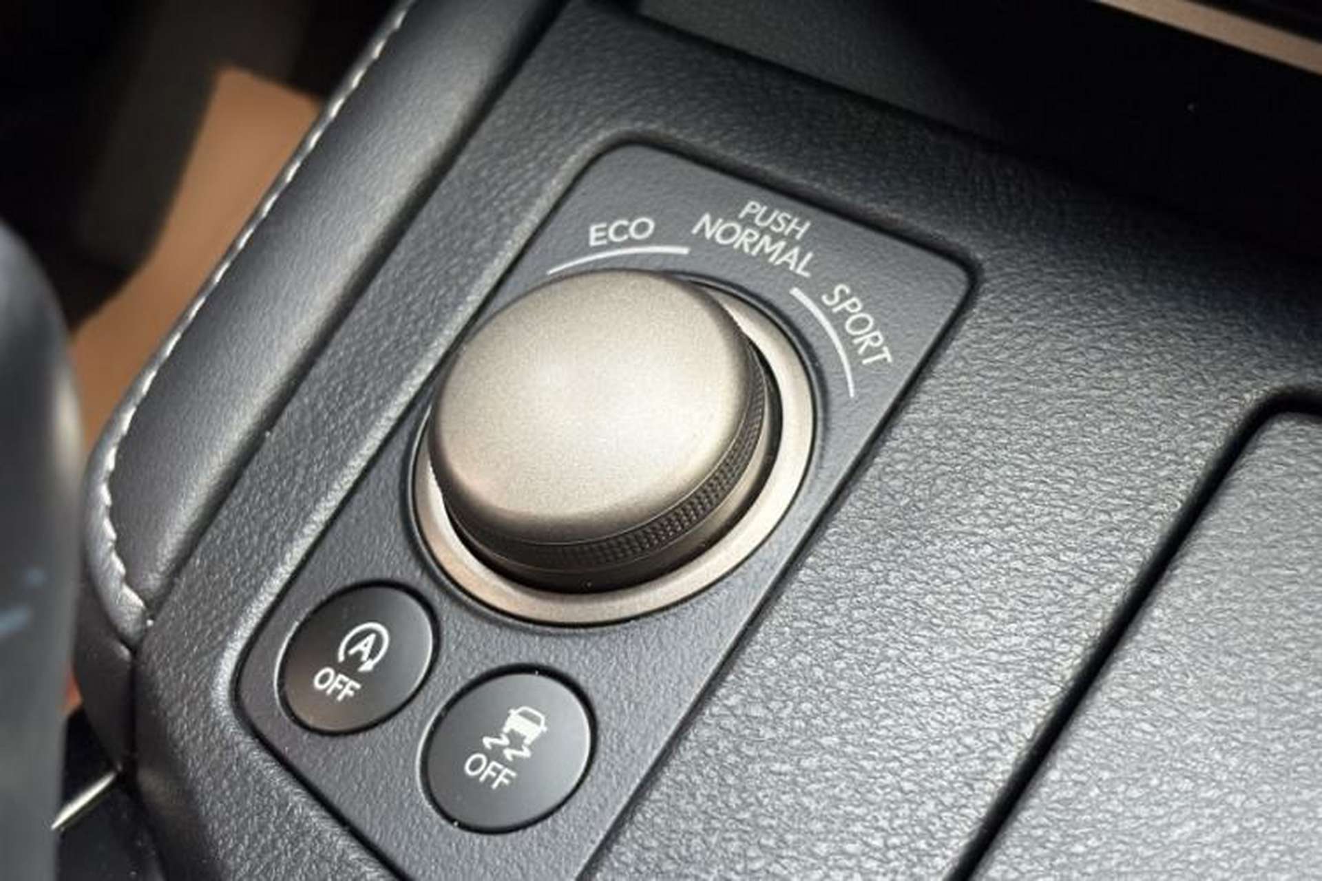 Used Lexus ES 2016 200 Midnight Special Limited Edition Interior 12