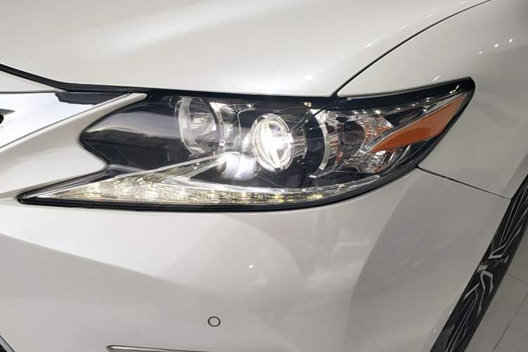 Used Lexus ES 2016 200 Midnight Special Limited Edition Left Front Headlight