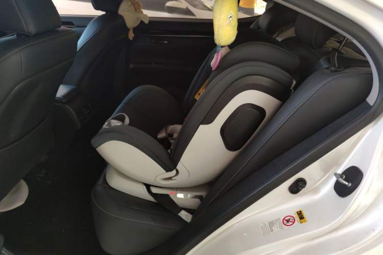 Used Lexus ES 2016 200 Midnight Special Limited Edition Left Rear Seat