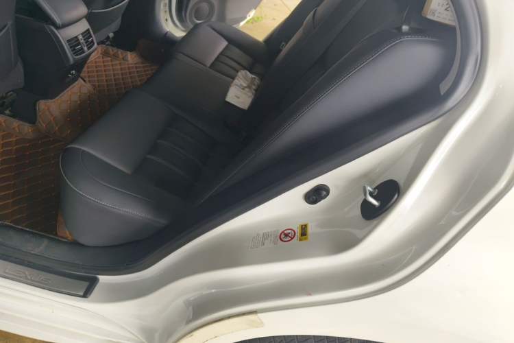 Used Lexus ES 2016 200 Midnight Special Limited Edition Left Rear Seat