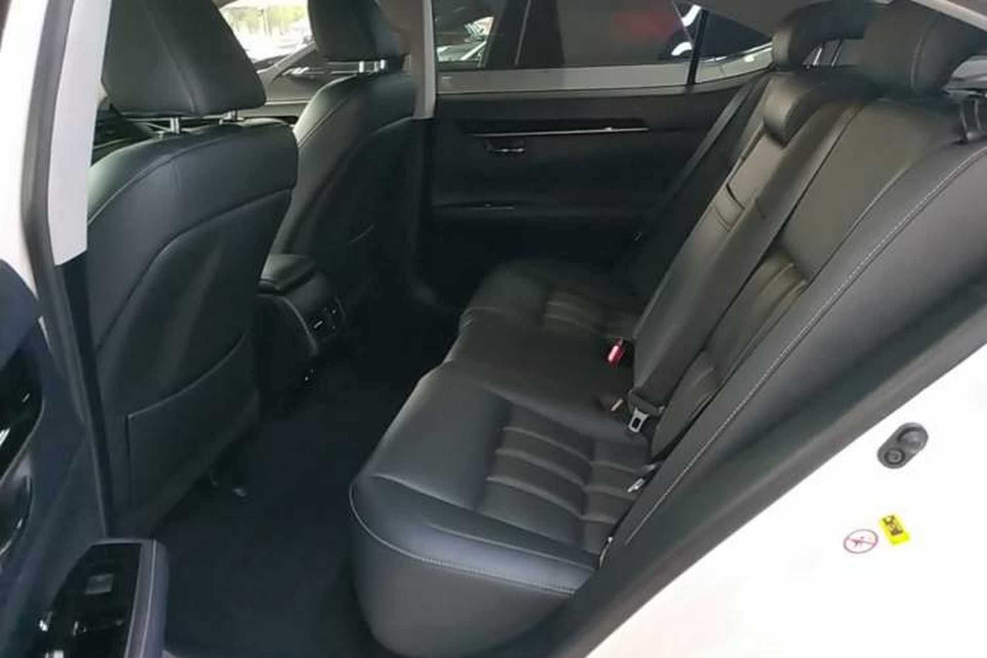 Used Lexus ES 2016 200 Midnight Special Limited Edition Left Rear Seat