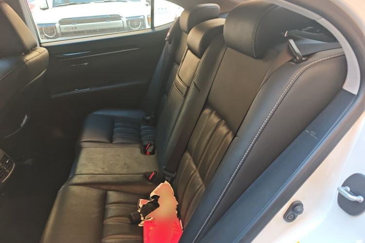 Used Lexus ES 2016 200 Midnight Special Limited Edition Left Rear Seat