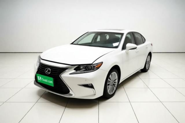 Ojetý Lexus ES 2016 200 Midnight Special Limited Edition