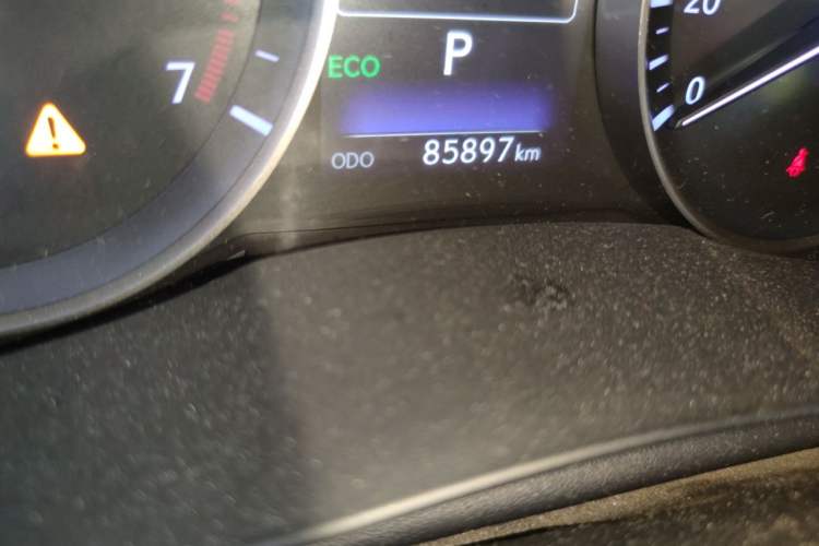 Used Lexus ES 2016 200 Midnight Special Limited Edition Odometer Close Up