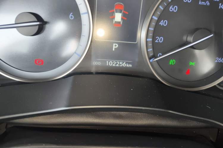 Used Lexus ES 2016 200 Midnight Special Limited Edition Odometer Close Up