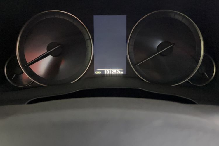 Used Lexus ES 2016 200 Midnight Special Limited Edition Odometer Close Up