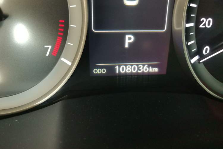 Used Lexus ES 2016 200 Midnight Special Limited Edition Odometer Close Up