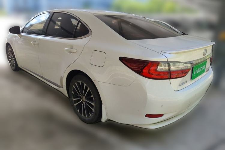 Used Lexus ES 2016 200 Midnight Special Limited Edition Rear Left 45 Deg
