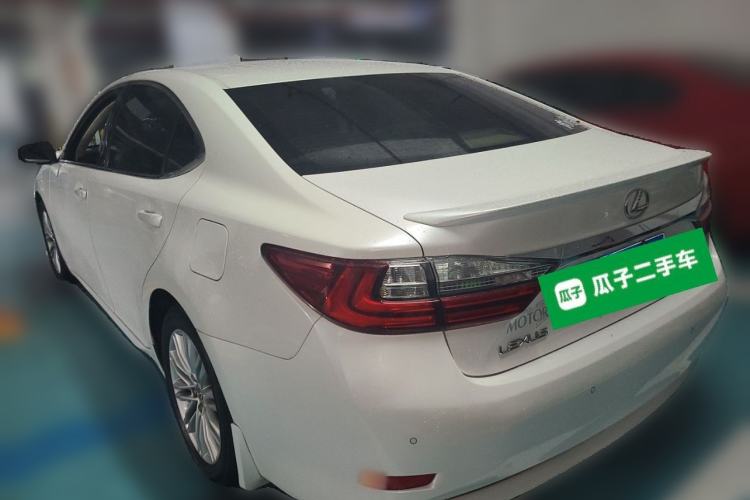 Used Lexus ES 2016 200 Midnight Special Limited Edition Rear Left 45 Deg