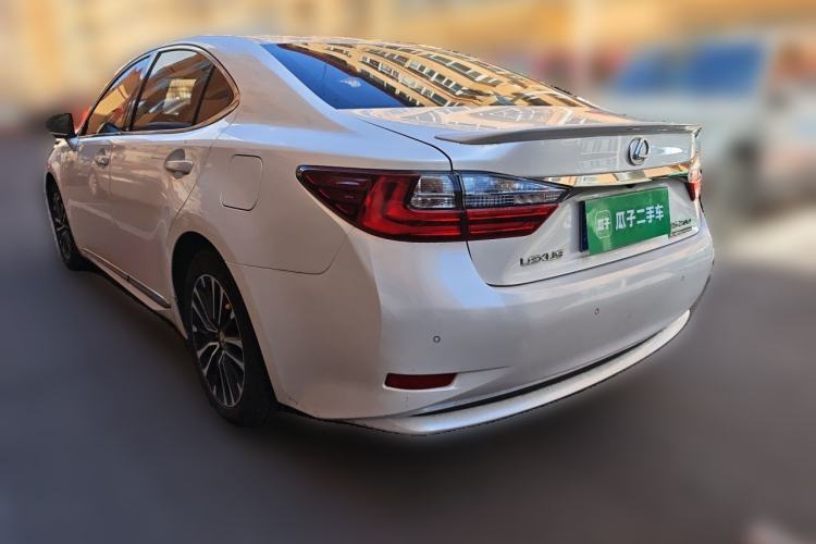 Used Lexus ES 2016 200 Midnight Special Limited Edition Rear Left 45 Deg