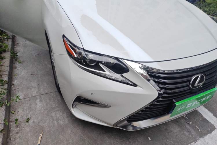 Used Lexus ES 2016 200 Midnight Special Limited Edition Right Front Headlight