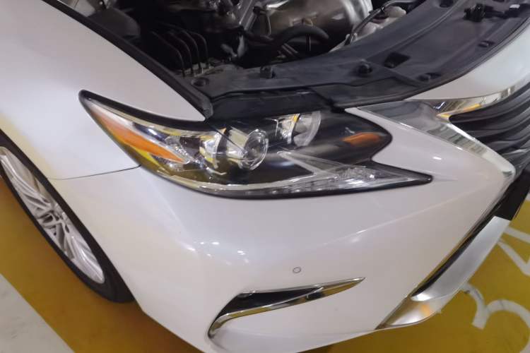 Used Lexus ES 2016 200 Midnight Special Limited Edition Right Front Headlight