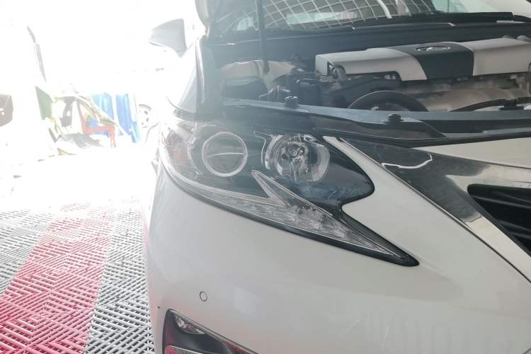 Used Lexus ES 2016 200 Midnight Special Limited Edition Right Front Headlight