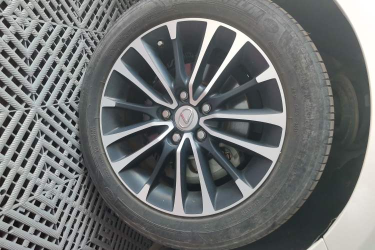 Used Lexus ES 2016 200 Midnight Special Limited Edition Right Front Wheel Hub