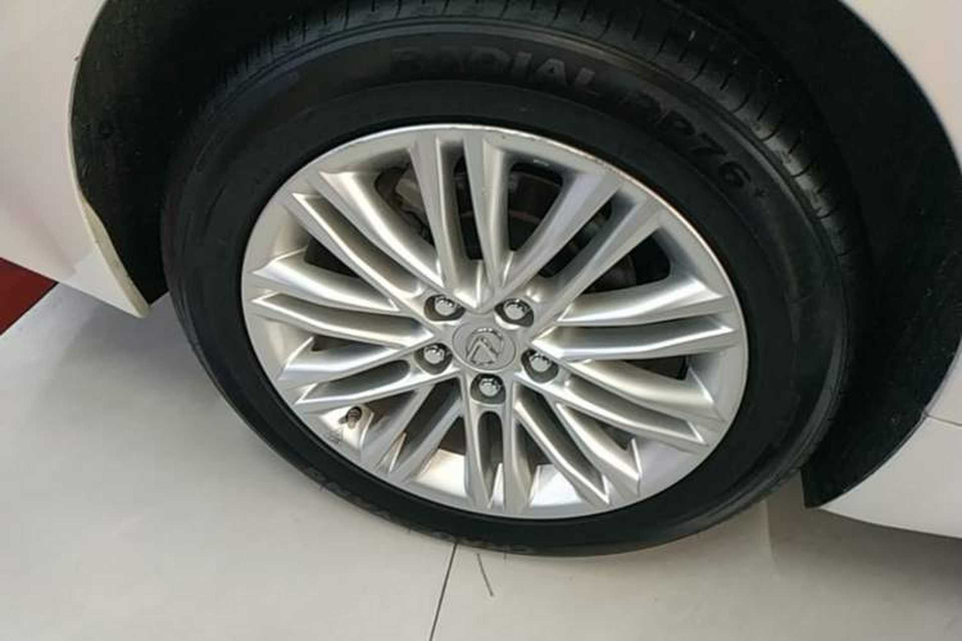 Used Lexus ES 2016 200 Midnight Special Limited Edition Right Rear Wheel Hub