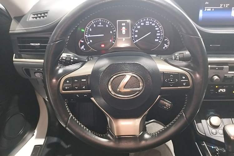 Used Lexus ES 2016 200 Midnight Special Limited Edition Steering Wheel