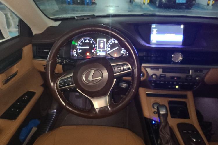 Used Lexus ES 2016 200 Midnight Special Limited Edition Steering Wheel
