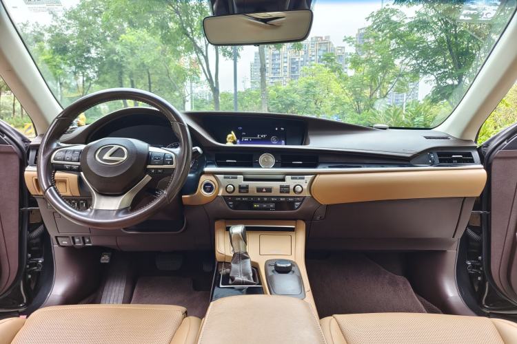 Used Lexus ES 2017 300h Mark Levinson Comfort Edition Audio And AC Panel