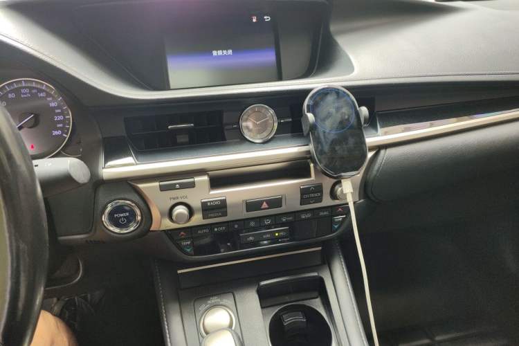 Used Lexus ES 2017 300h Mark Levinson Comfort Edition Audio And AC Panel