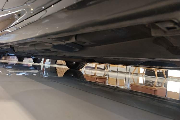 Used Lexus ES 2017 300h Mark Levinson Comfort Edition Chassis Front Right