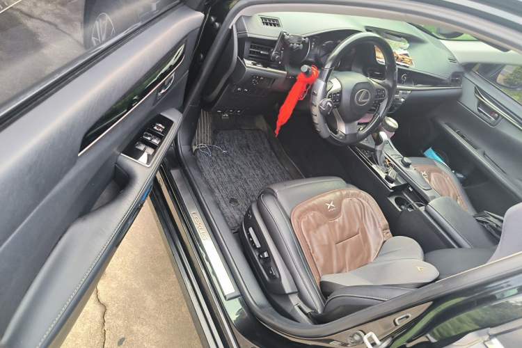 Used Lexus ES 2017 300h Mark Levinson Comfort Edition Driver Seat