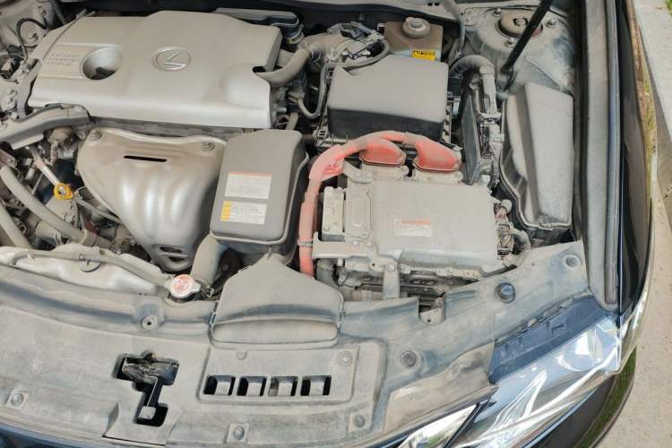 Used Lexus ES 2017 300h Mark Levinson Comfort Edition Engine Bay Left