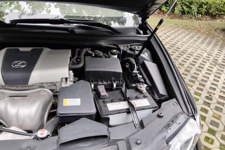 Used Lexus ES 2017 200 30th Anniversary Edition Engine Bay Left